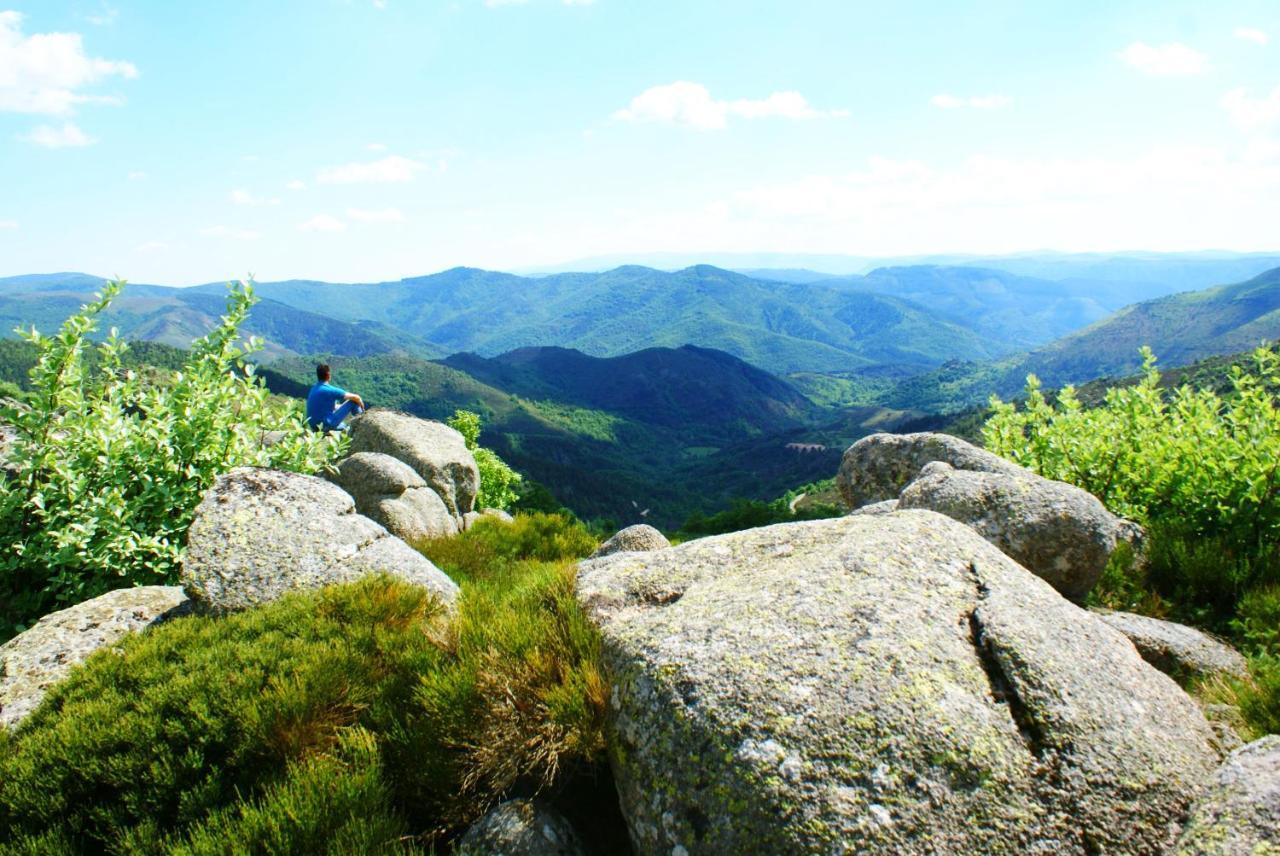 Gites La Boletiere Saint-Étienne-du-Valdonnez Екстериор снимка